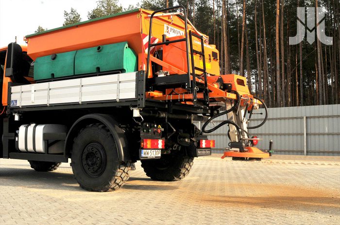 Posypywarka PRONAR SPT40